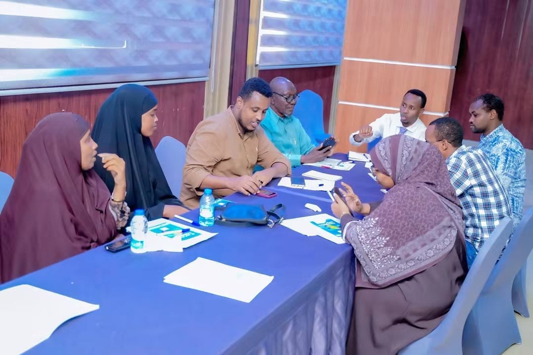 A mixed working session during a Heen Media programme