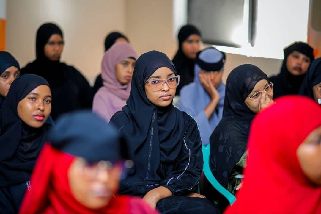 A large audience at a Heen Media public dialogue event in Somalia