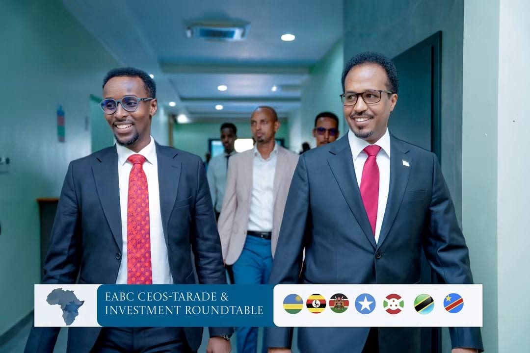 Delegations arriving for the roundtable
